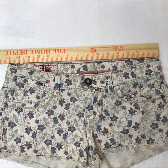 1st Kiss Denim Cut off Shorts 3 Floral Pattern Stretch - Picture 14 of 14